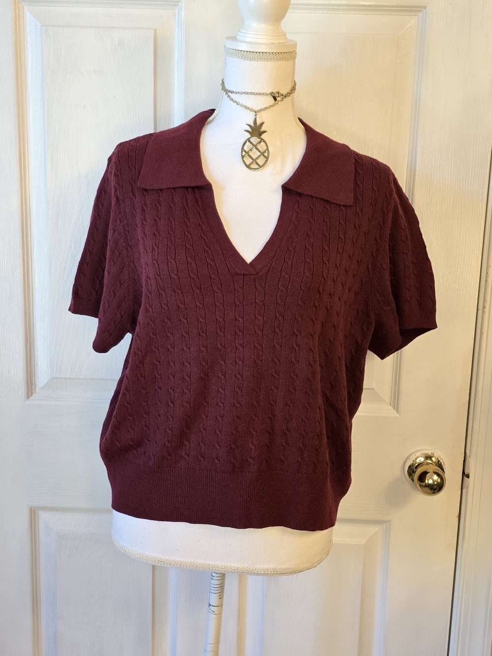 Olive & Oak Short Sleeve Cable Knit Polo Top Burgundy Preppy Collared Minimalist